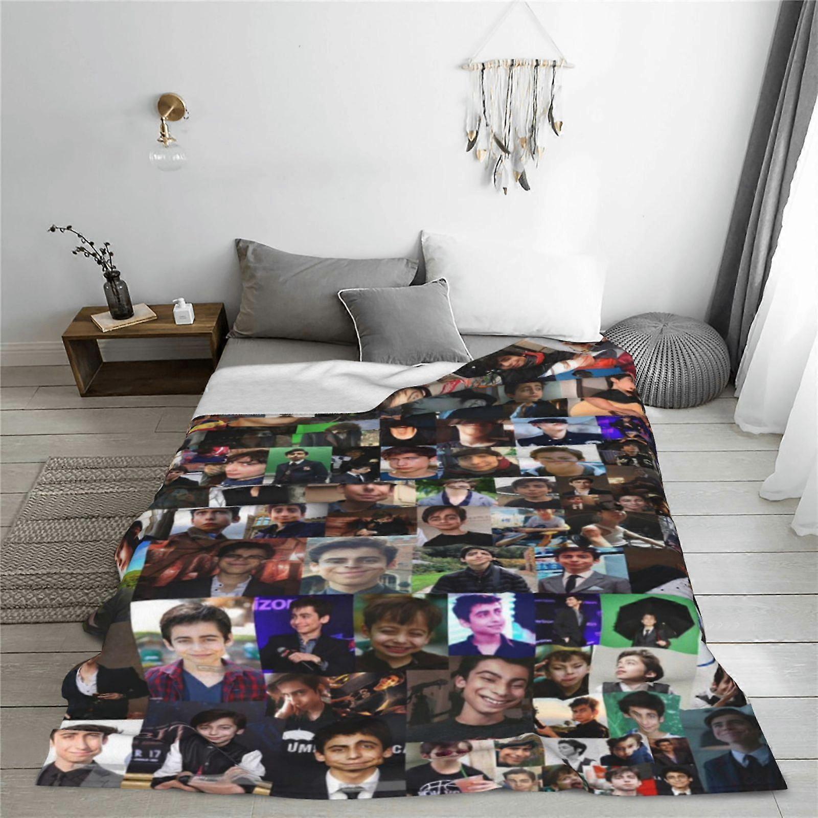 Aidan Gallagher Fleece Throw Blanket, Ultra Soft Cozy Luxury Fuzzy Blanket For Couch Bed Sofa, Lightweight Warm Plush Blhufhf301