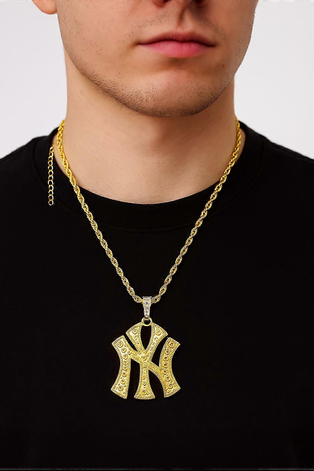 Gold necklace with large NY pendant