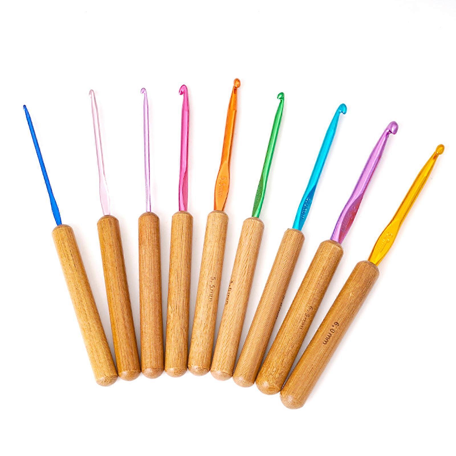 9Pcs Ergonomic Crochet Hooks for Beginner Experienced Hobbyist, 2.5mm-6.5mm Wood Crochet Needle for Sweater Scarf Hat