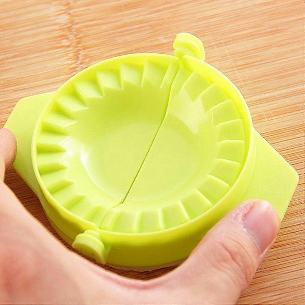 Dumpling Maker Plastic Press with Crimping Edges for  Sealing and Easy Momo Making