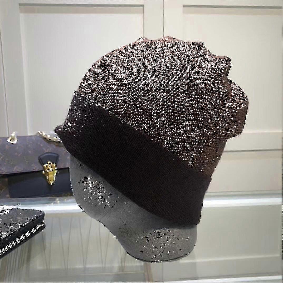 New Arrival Designer Letter Printed Checkerboard Winter Cap Soft Warm Knitted Beanie Hats