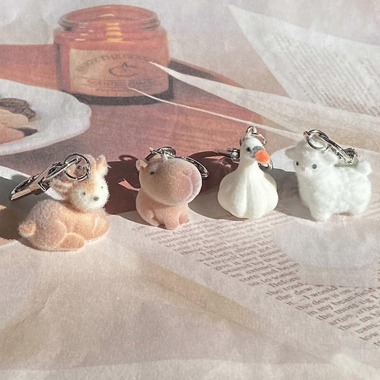 High Quality Resin Alpacas Keychain Playful Animal Keychain Collection Stylish Key Rings Charm Perfect For Daily Use