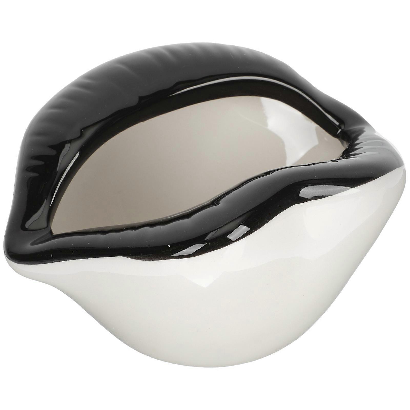 Ceramic Windproof Ashtray Lip Design for Tabletop Use