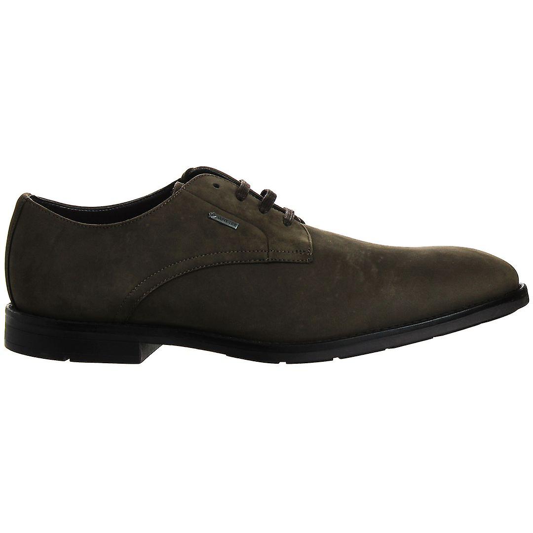 Clarks Ronnie Walk Gore-Tex 系带棕色光滑皮革男鞋 261458697