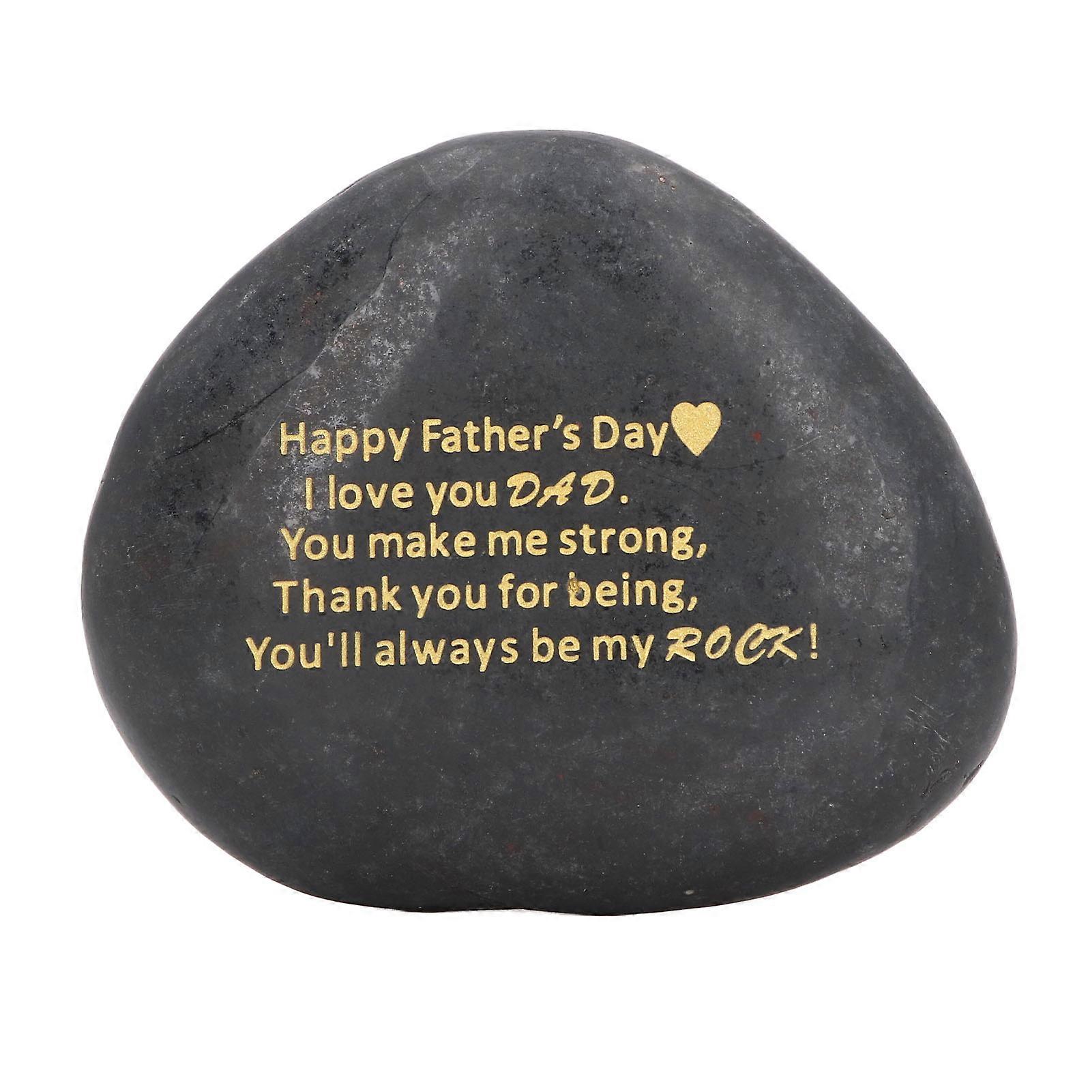 صخور سوداء محفورة للأب منحوتة يدويًا بشكل جميل تعبر عن حب عيد الأب