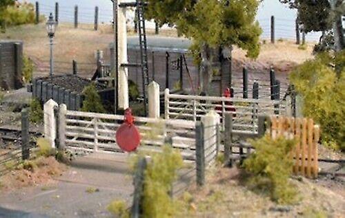 Ratio 509 Occupation / Farm Crossing OO (1/76) Plastic Unpainted Plastic [OO] Scale model