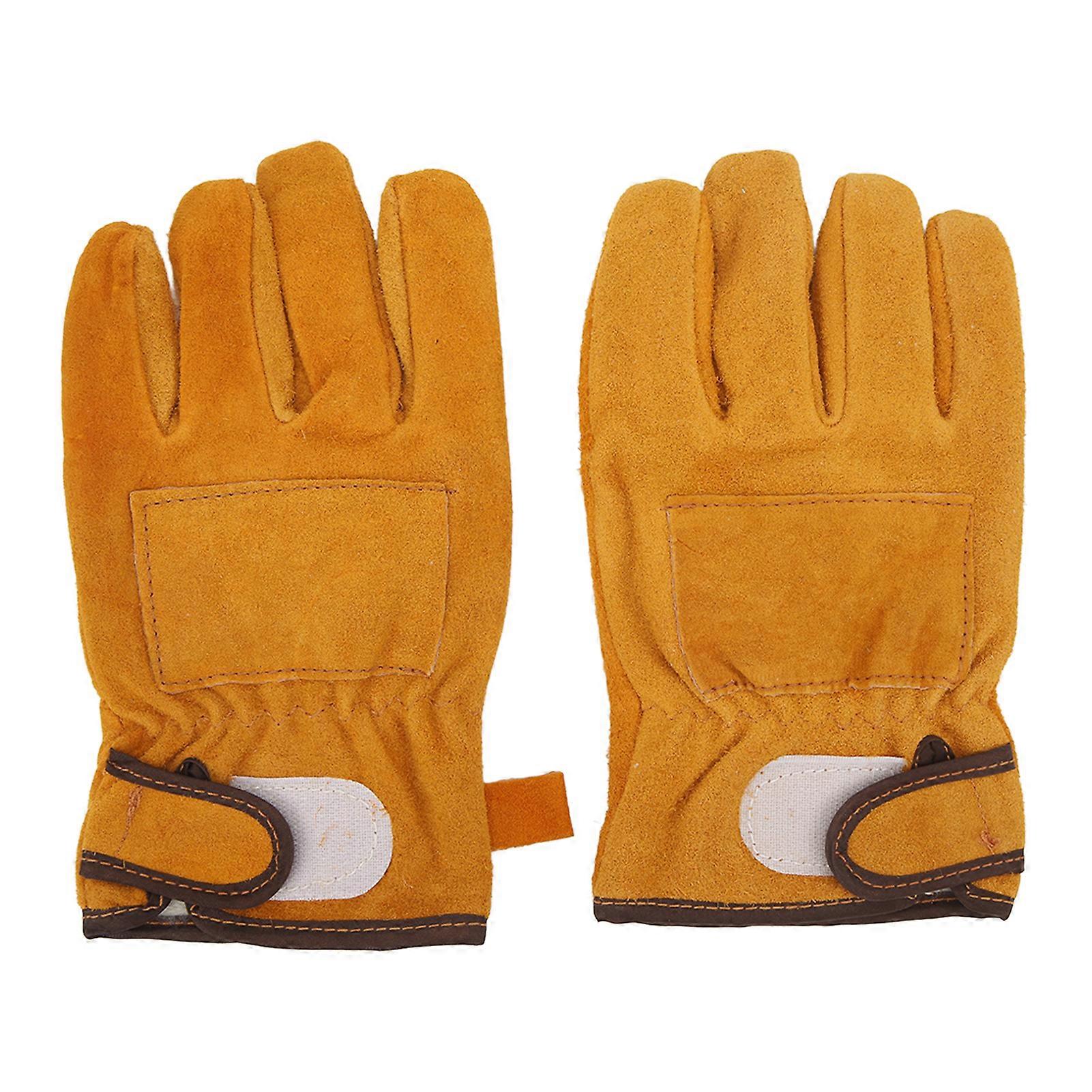 1 Pair of Heat Resistant Gloves Fireproof Flame Retardant Non Scalding for BBQ Grill Short Yellow