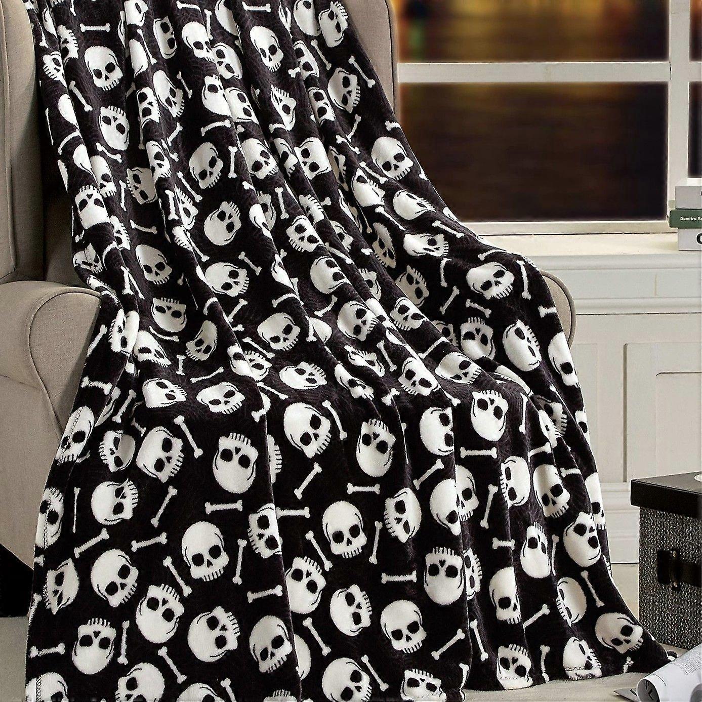 Halloween-themed autumn leaf design, ultra-soft wool blanket