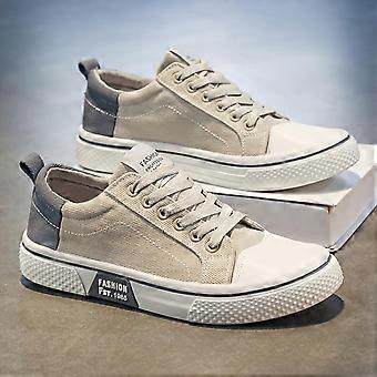 Ademende canvas casual schoenen voor heren, lage outdoor sneakers met veters, modieuze instapschoenen.