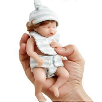 Mini siliconen babypop 6-inch zachte huid realistische mini-babypoppen met hoed en witblauwe stripkleding voor beginnende ouders, kinderspeelgoed stijl1