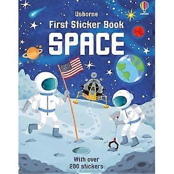 Første klistremerke bok mellomrom