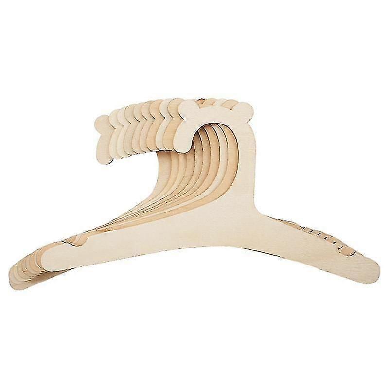 10 perchas creativas de madera para ropa de bebé