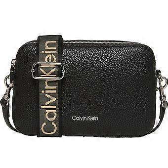 Bolsa Calvin Klein LV04F3656G com alça dupla para câmera.