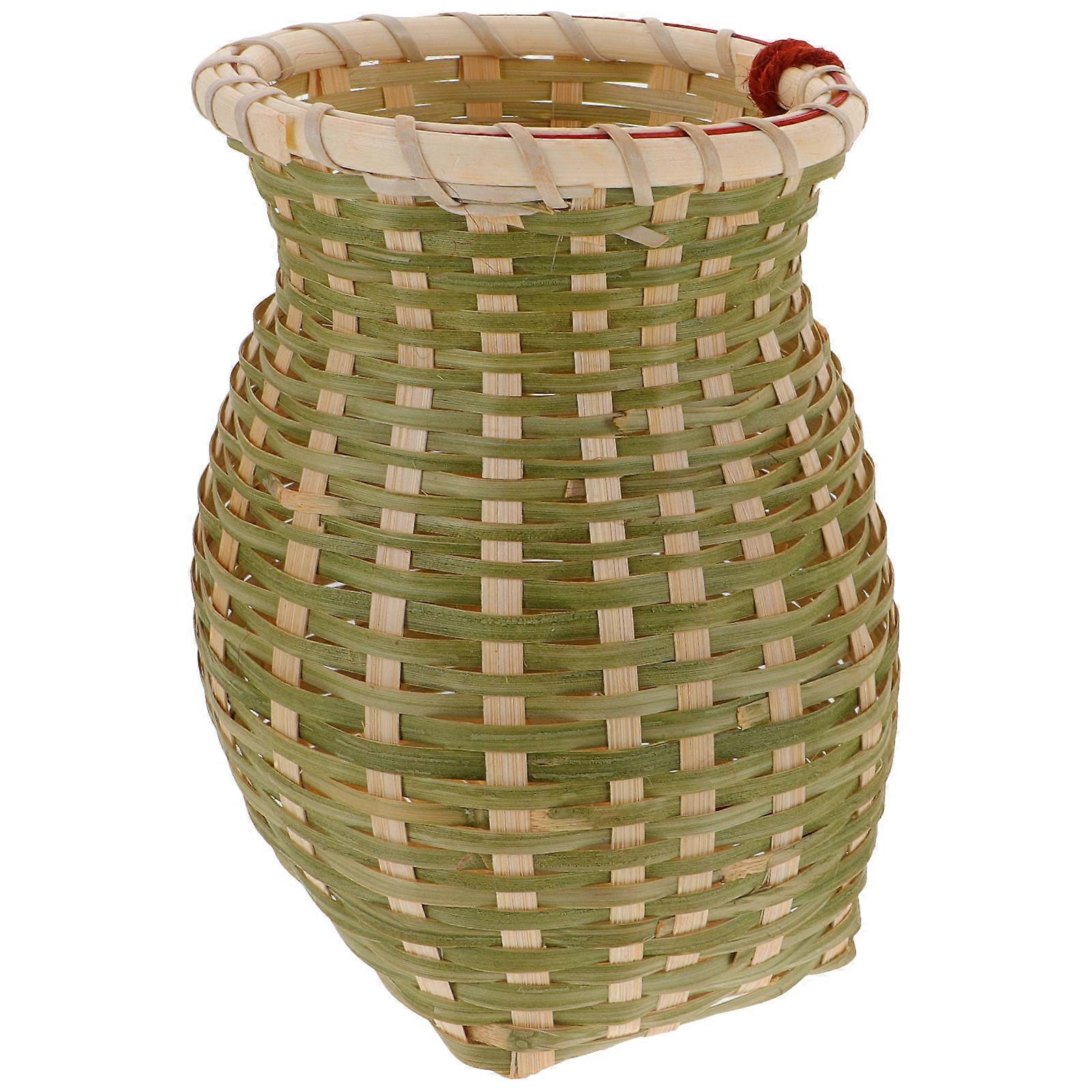 Handy Small Basket Combining Functionality and Aesthetic Value
