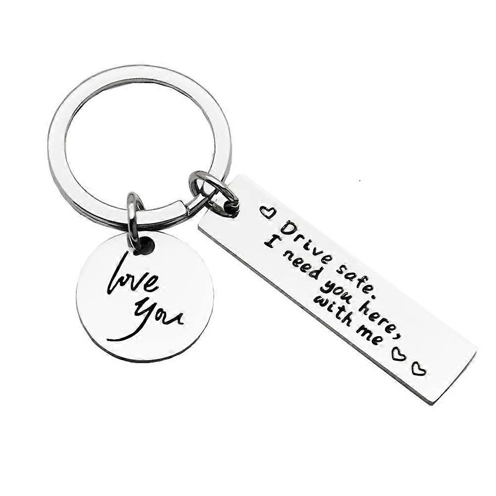 Unique Keychain Design with Strong Construction, Enhances Couple Bonding