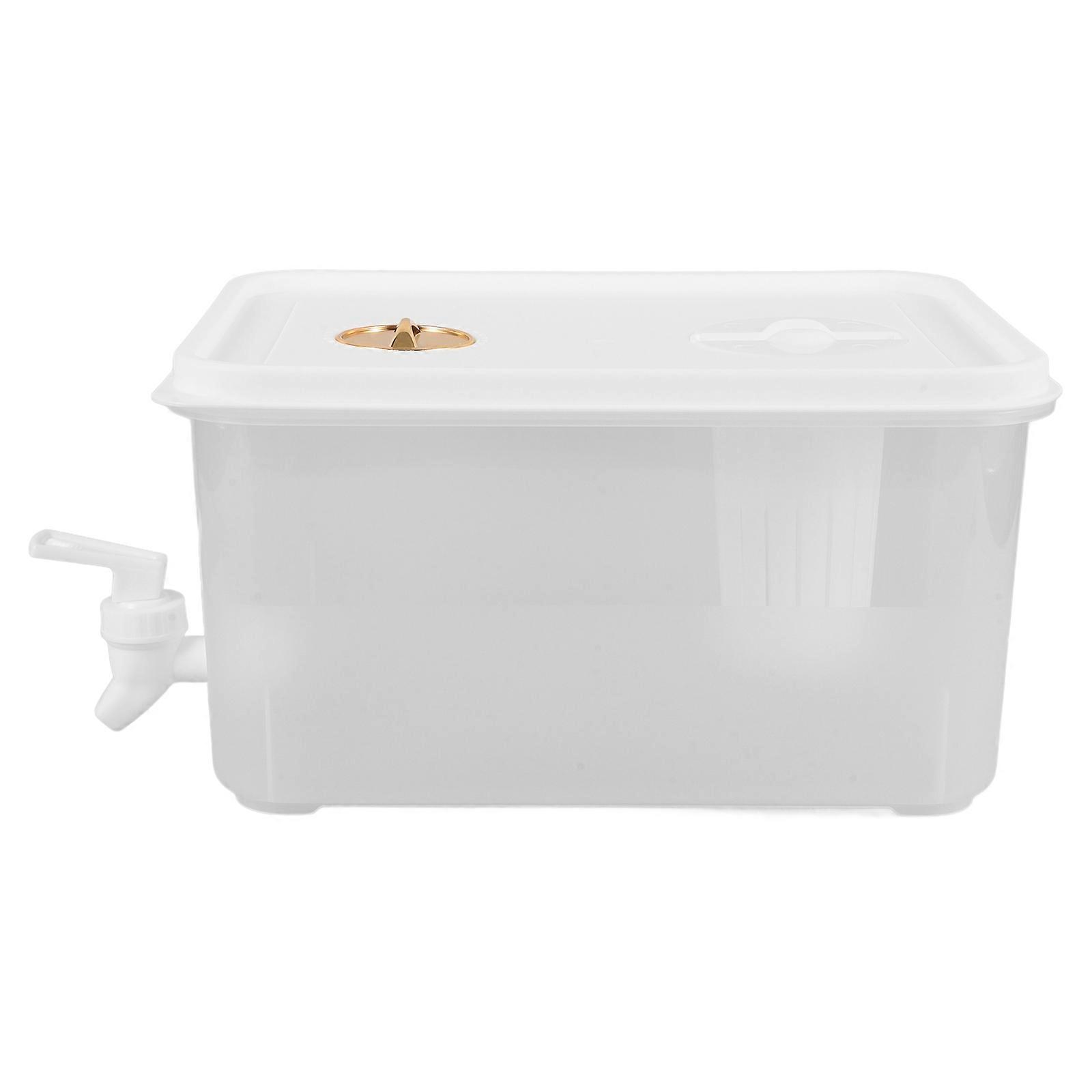 White Fridge Pitcher with Lid for Garden Use Made of PP Material 0.5 Gallons