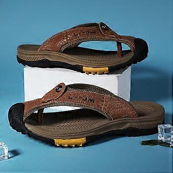 Sommer Casual Tøfler Menn Fashion Flip Flops Designer Lett Mens Slides Utendørs Sandaler for menn Strandsko Zapatos Hombre