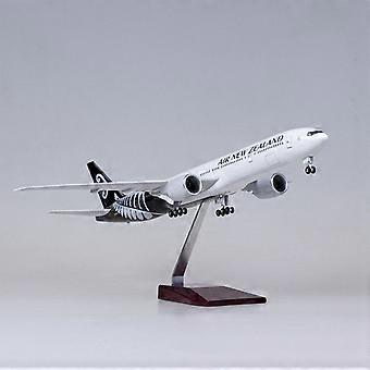 1/157 Scale 47cm Boeing 777 Diecast Model Air New Zealand Airlines Resin Plane With Light Airplane Collection Display Toys Gift