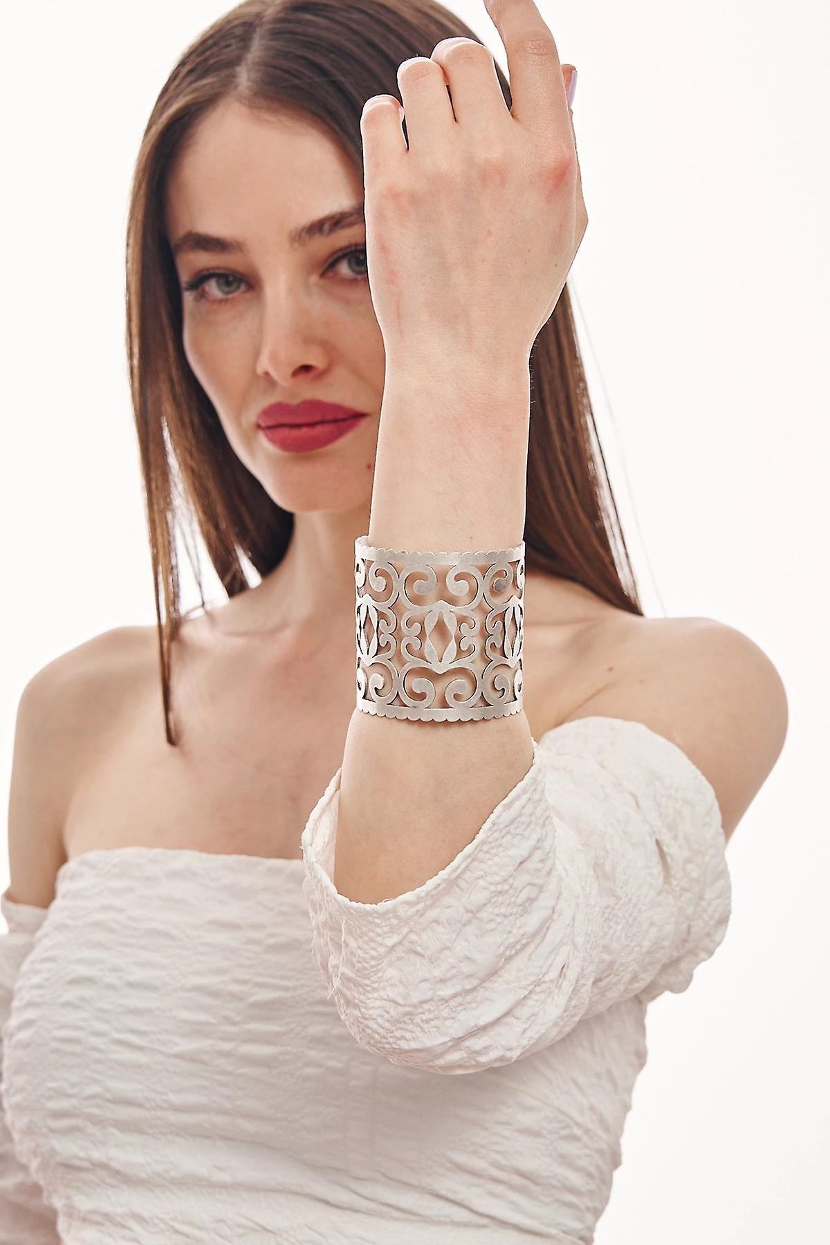 ZeyDor Embossed Wide Bracelet 3118