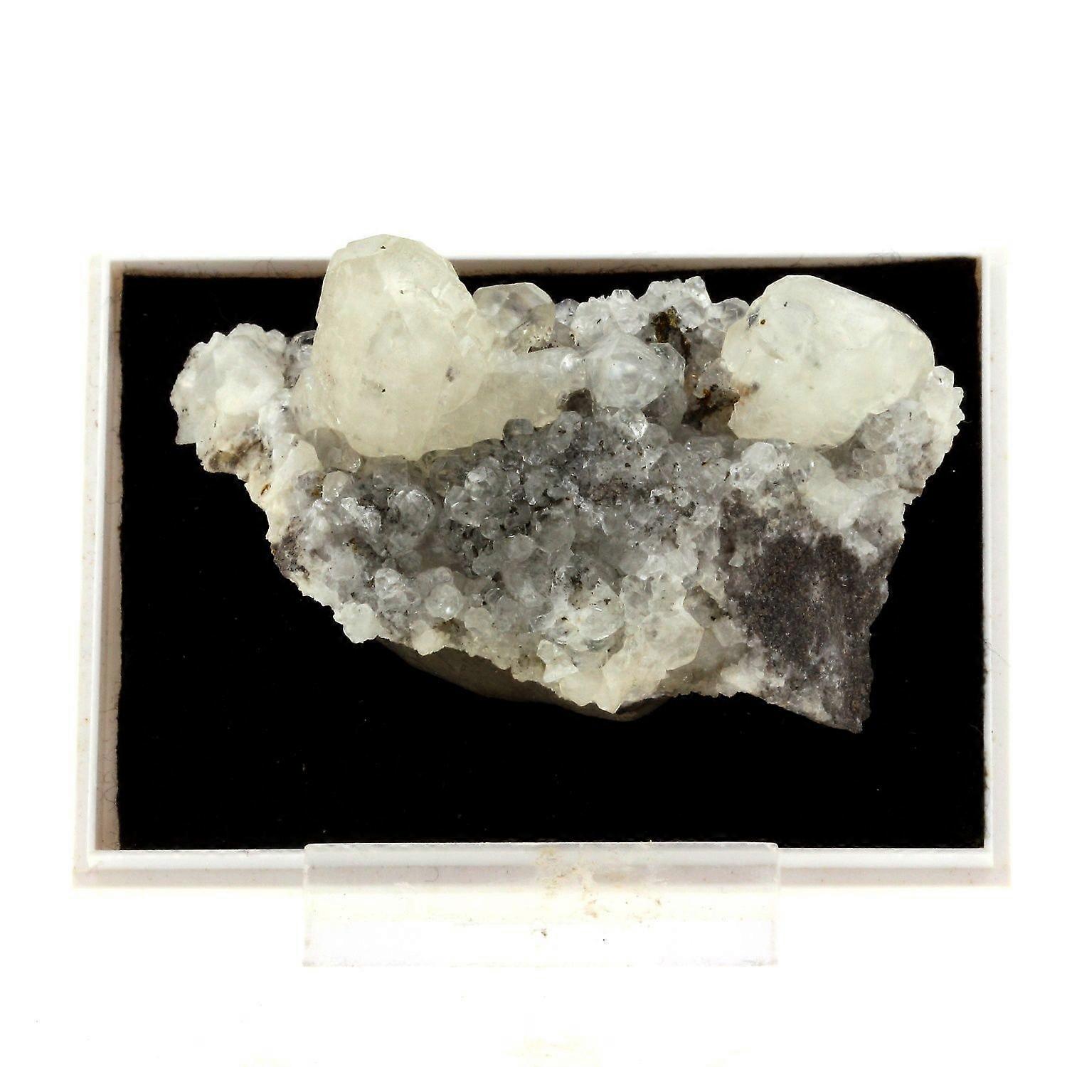 Calcite 369.6 carats