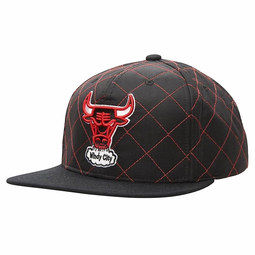 Mitchell & Ness Quilted Taslan Snapback Hwc Chicago Bulls HHSS1212CBUYYPPPBLCK summer men