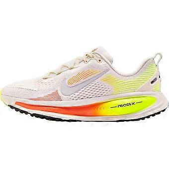 Chaussures de running basses Nike Vomero 18 blanches unisexes HQ2157-003