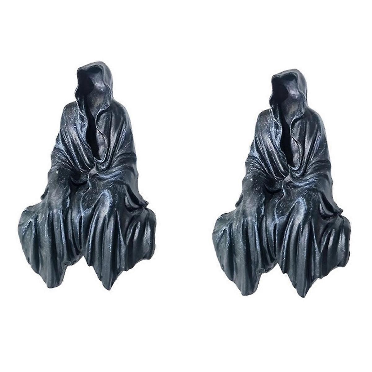 Sitting on a ghost figurine Reservation corner Bookshelf decoration