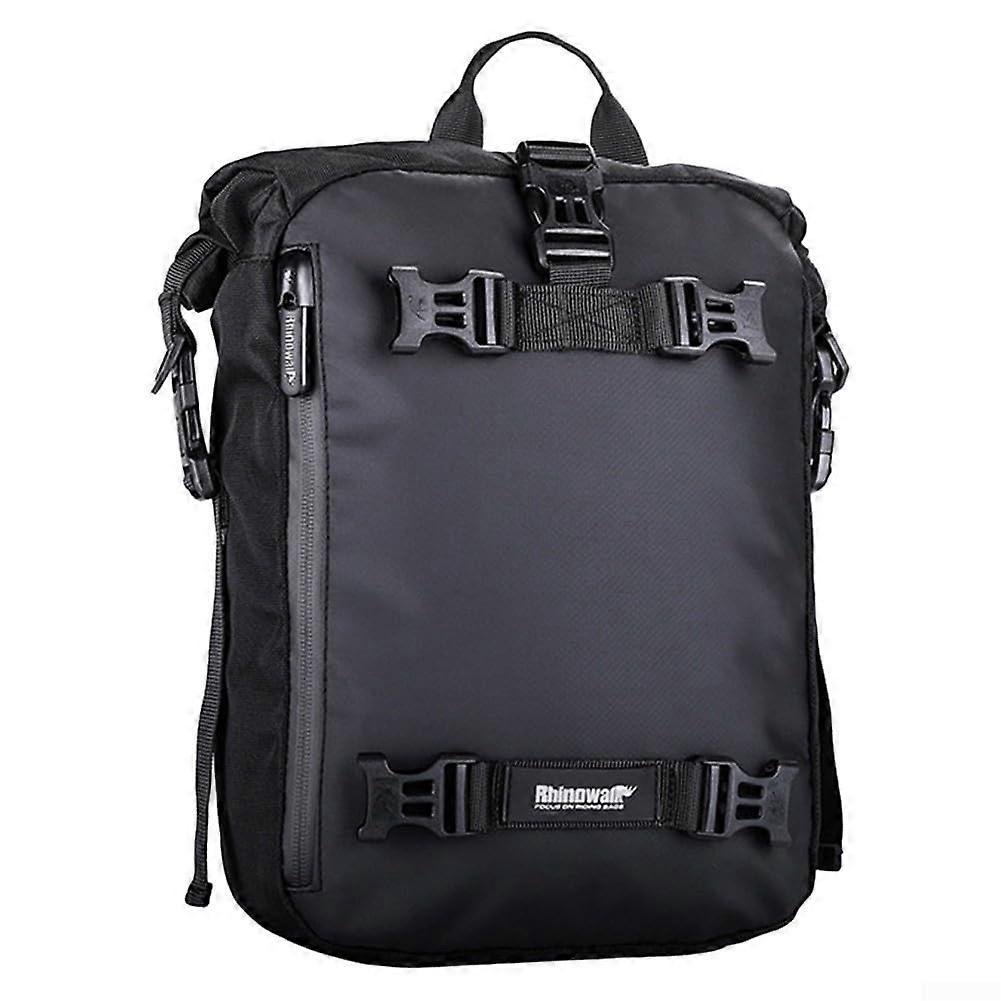 Robust motorcycle saddlebag, for daily rides, holds 10 liters.