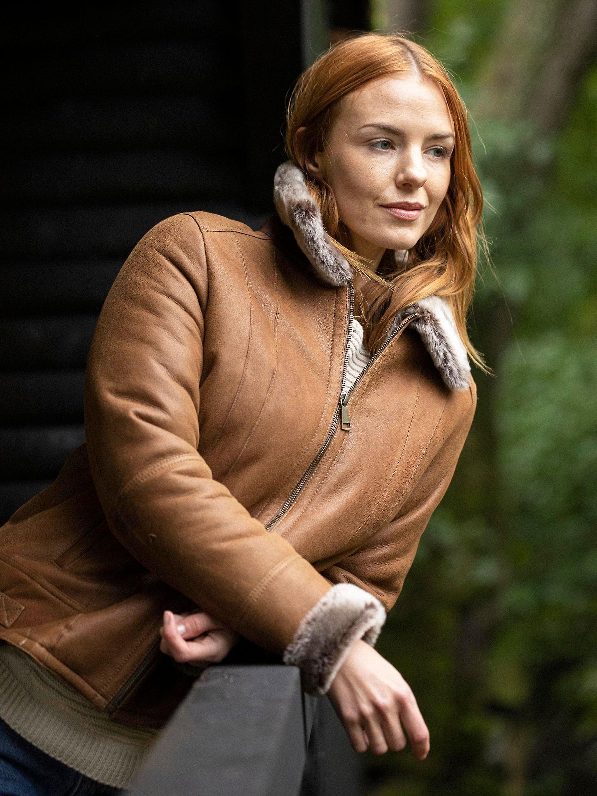 Claife Sheepskin Jacket in Dark Tan