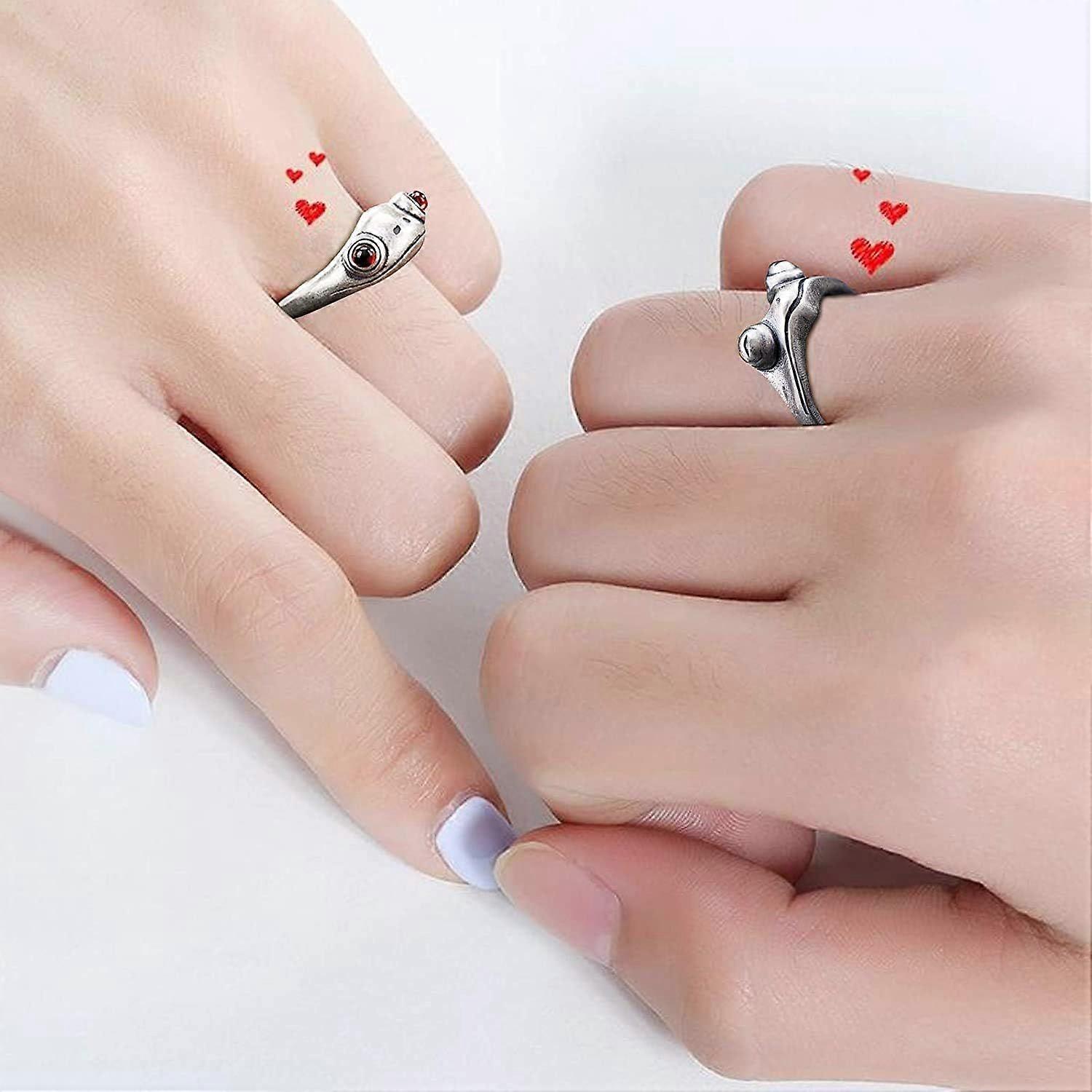 SeraphinaT 2 Pcs Adjustable Knitting Ring for Fingers,Crochet Ring Knitting