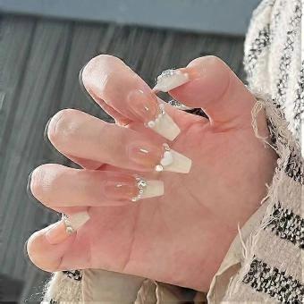 Diamond-Embellished Milk White Wearable Nails