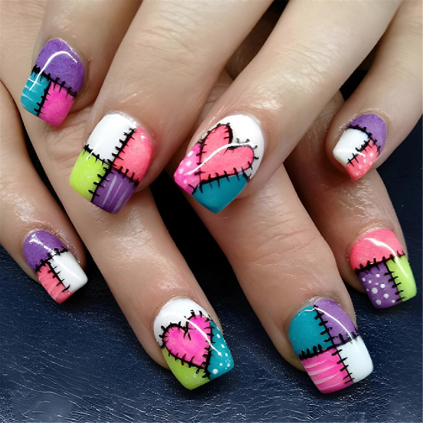 Women's Short Square Press On Nail Valentine's Day Nail with Lattice Heart Glossy Acrylic Finish False Nail For Dates