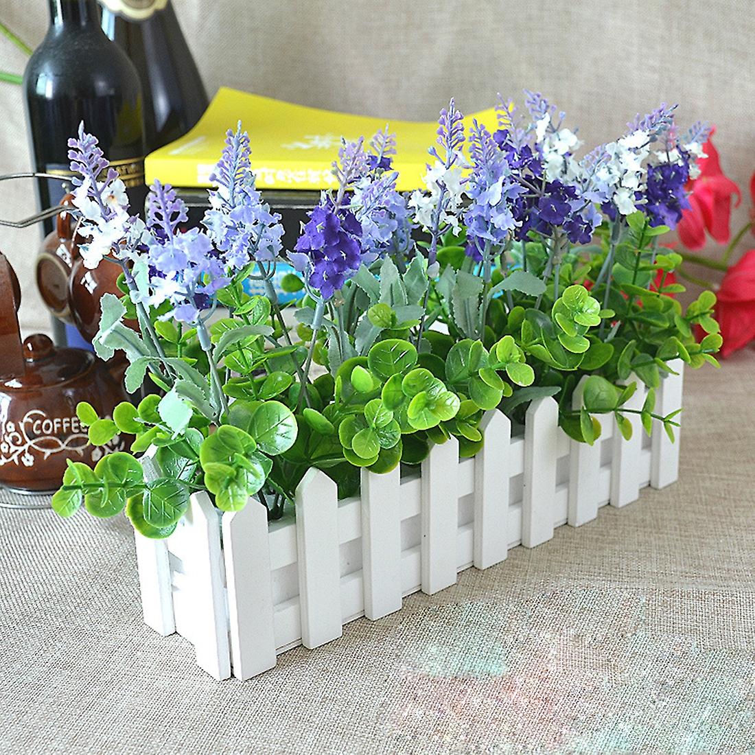 Recinzione in legno per fioriere di fiori