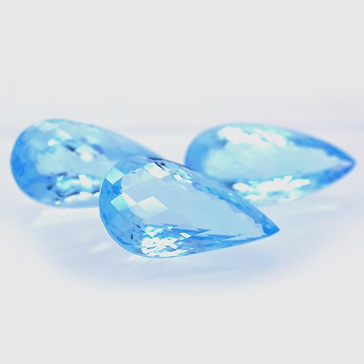 96,44 Ct Topaz Pear Cut With Chessboard awo97