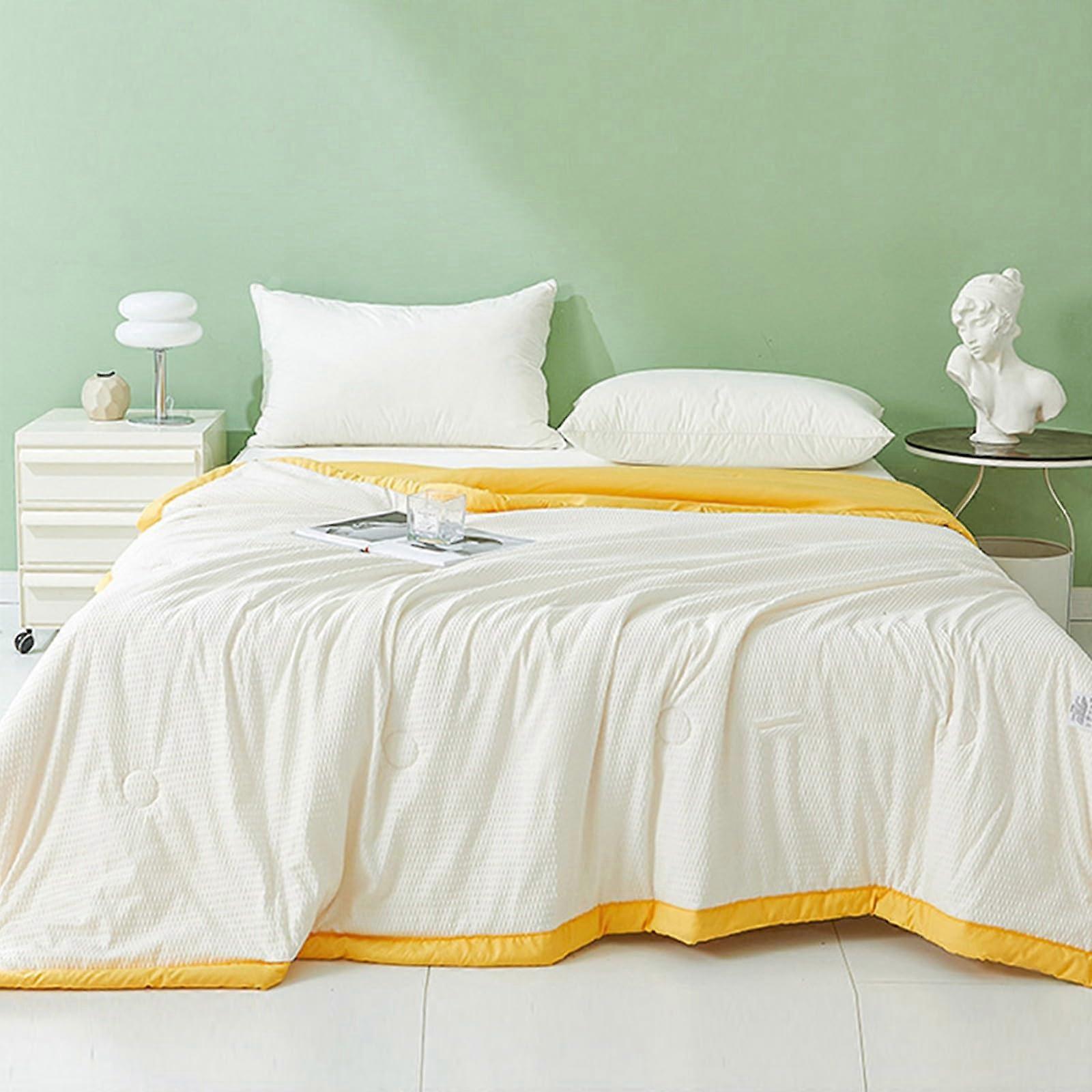 Cooling Summer Blanket Queen Size, Breathable Lightweight Thin Quilt