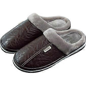 Slippers with Secure Grip Textured Patterns for Slip Resistance on Smooth Floors