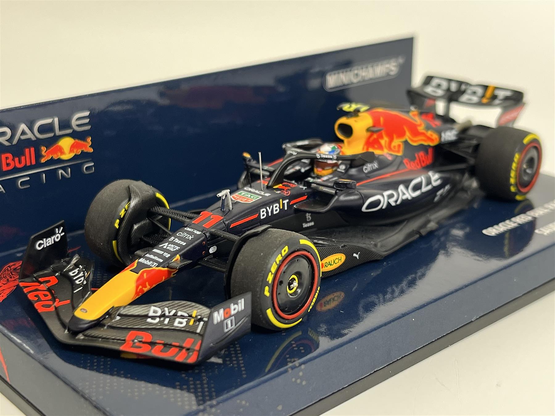 Sergio Perez Red Bull Racing RB18 Saudi Arabian GP 2022 1:43 Scale Minichamps 417220111