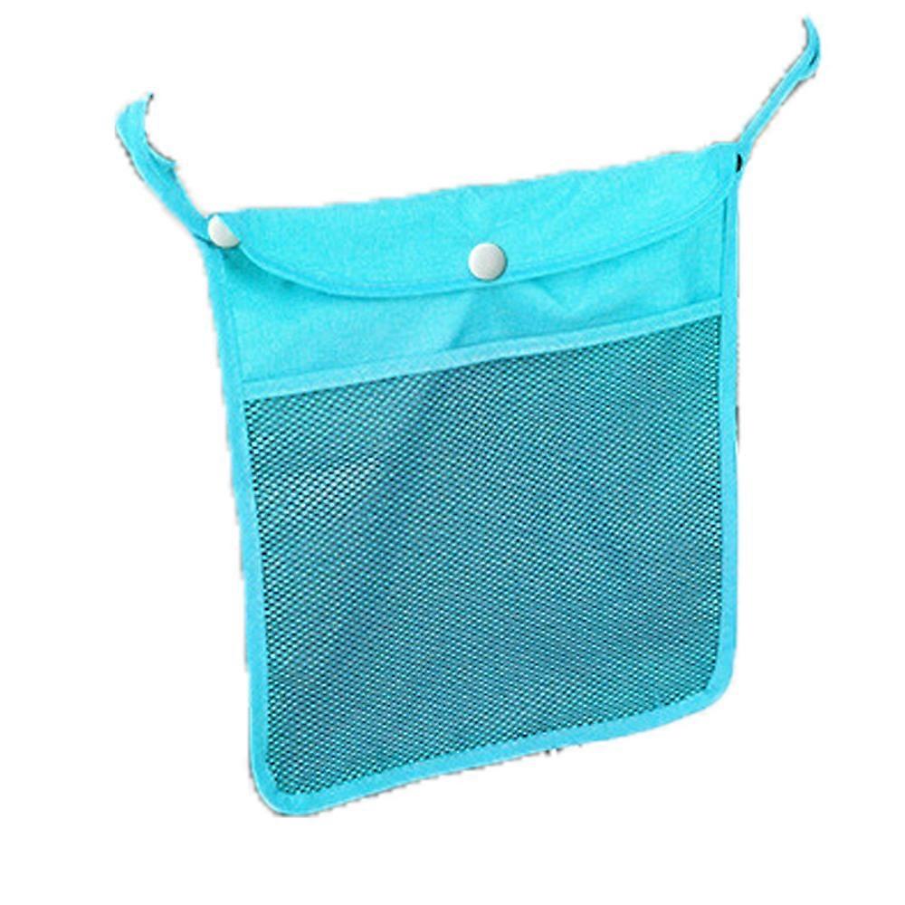 Saco de linho pendurado na parte de trás do carrinho de bebê