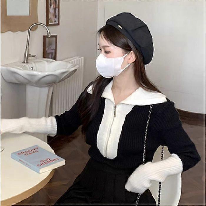 Black Lapel And Zipper Design, A Niche Long-Sleeved Knitted Sweater, A Slimming And Form-Fitting Base Layer Sweater For Women In Autumn And Winter