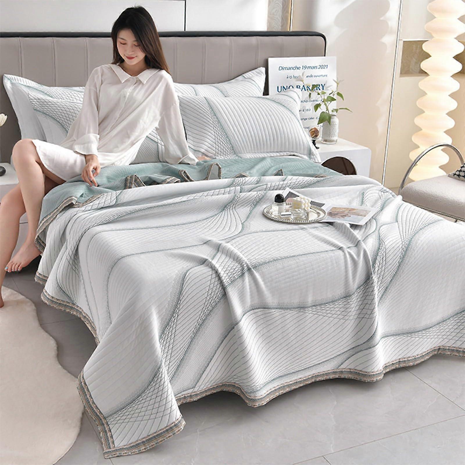 Lightweight Reversible Quilted Cotton Bedspread – All-Season Throw, Blue, Full/Queen