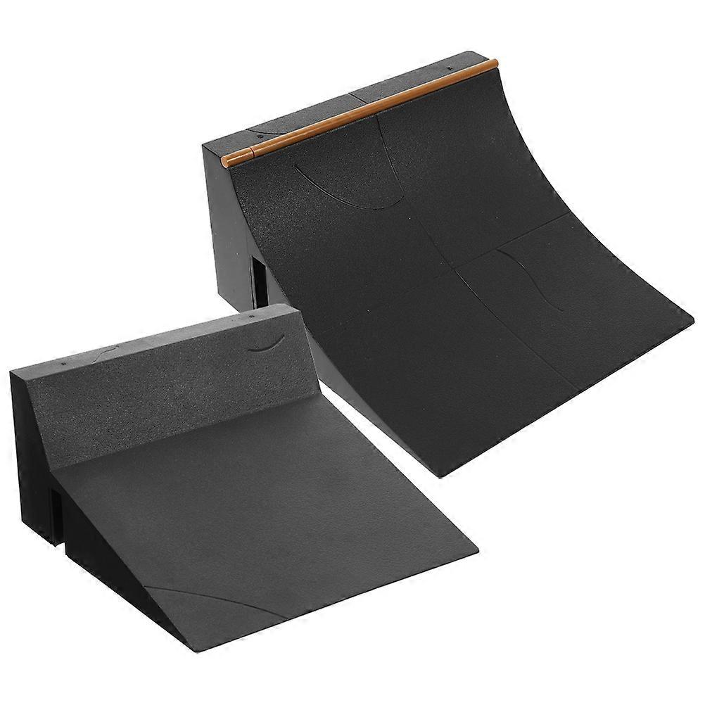 2pcs Fun Finger Skateboard Ramp Set for Fingerboards Props