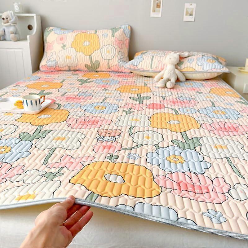 Latex Cooling Mattress Set with Breathable Ice Silk Bed Mat and Pillowcases 180x200cm