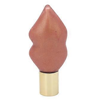 Gloss labial hidratante em formato de boca, perolado, colorido e com efeito volumizador para maquiagem.