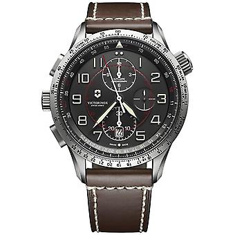 Victorinox Airboss Swiss automatisk analog man klocka med cowskin armband V241710