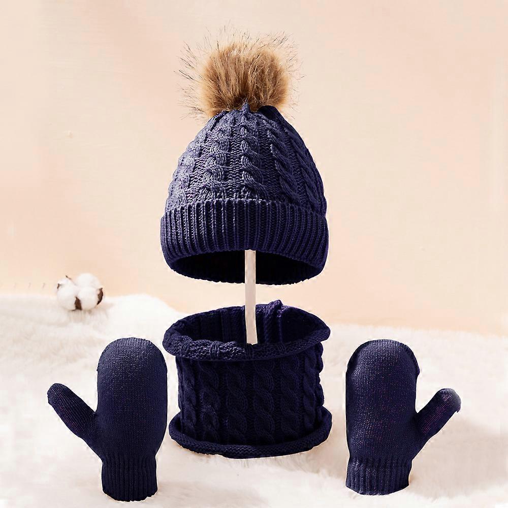 Double-layer fleece winter hat for women with a warm knitted fleece lining for everyday use in cold weather.