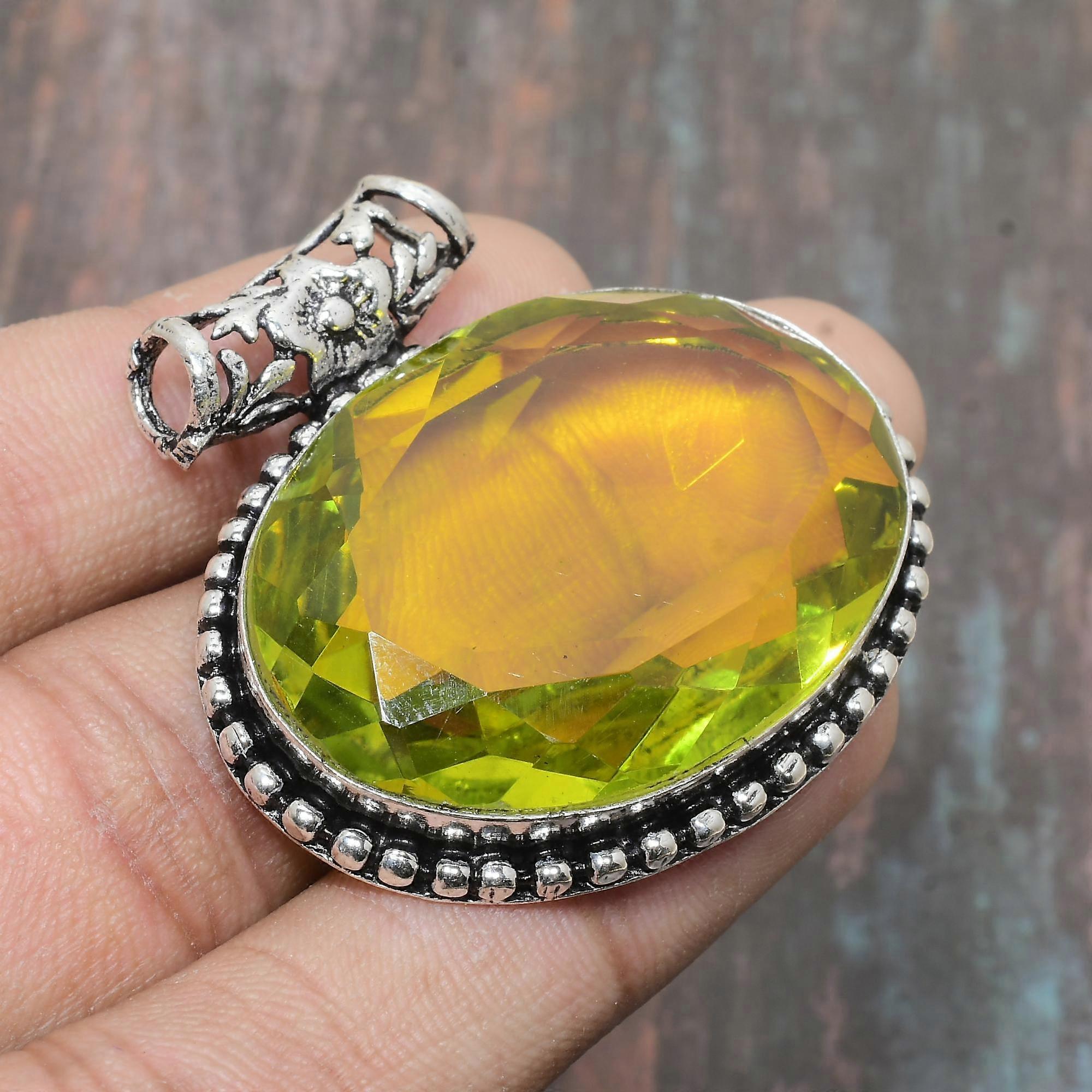 Pandantiv din argint 925 lucrat manual cu pietre prețioase peridot pentru femei