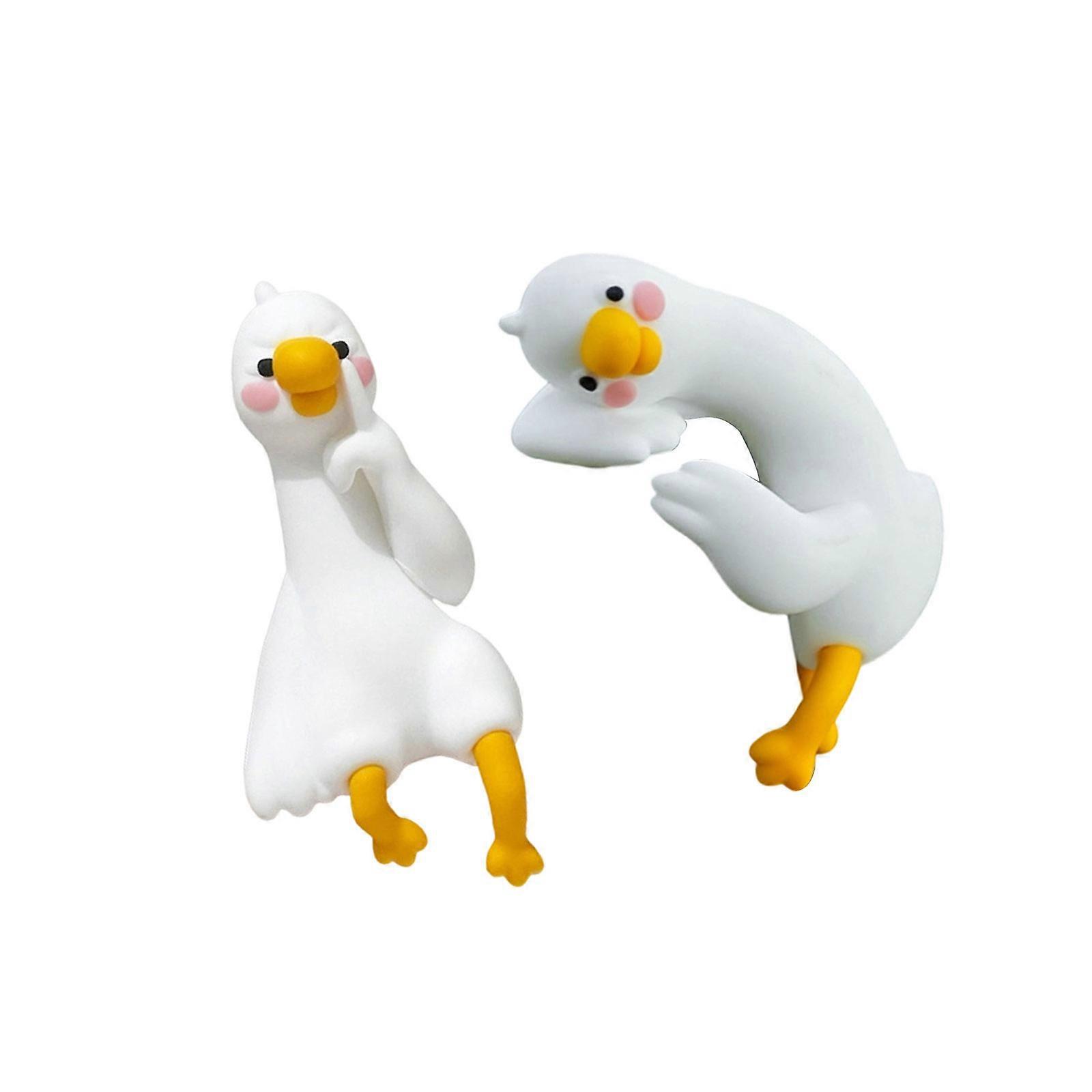 2Pcs Cute Geese Miniature Figurines Ornaments Set for Computer Monitor and Home Office Desktop Car Dashboard Decoration Multicolor