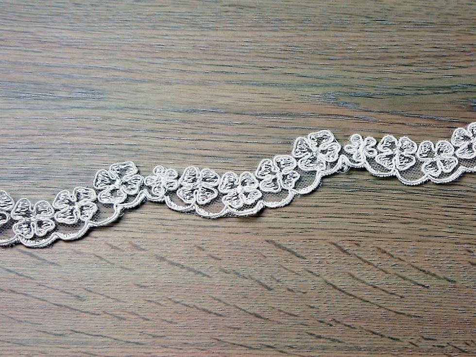 Minerva 35mm Naomi Embroidered Lace Trim Ivory - per metre
