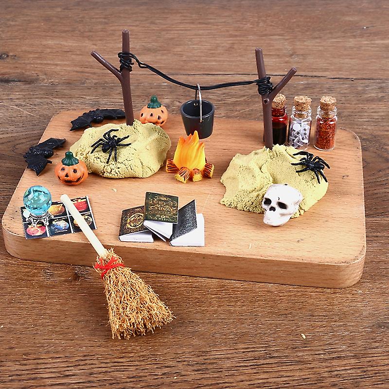 1Sæt 1:12 Dukkehus Miniature Halloween Horror Indretning Legetøj Bat Kraniehoved Kost Edderkop Græskarhoved Magisk bog Ornament DIY legetøj