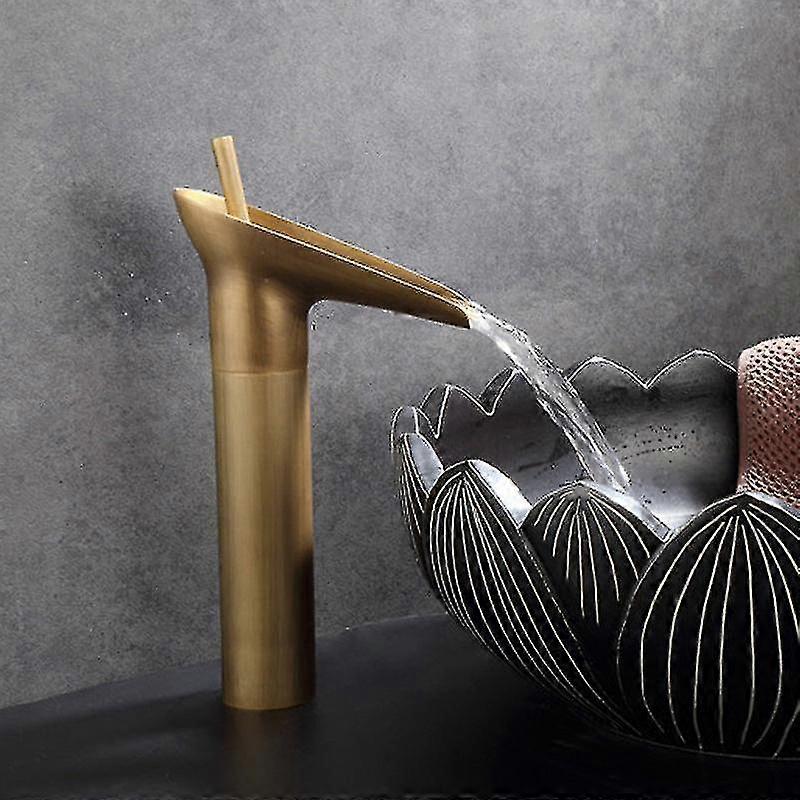 Retro tvättställ med fast fallkran, ovanför disk